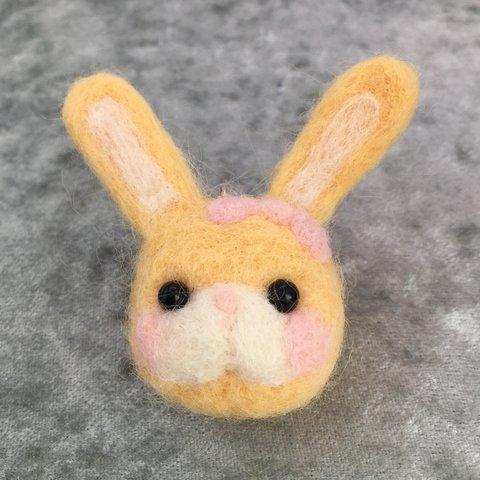 羊毛フェルト　うさぎのキーホルダー