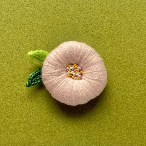 大きなお花の刺繍アクセサリー（パステルピンク）