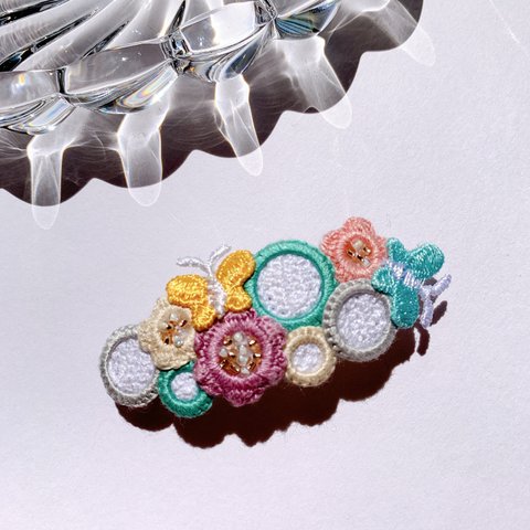 ビーズ刺繍バレッタ 「お花と蝶々」/パープル