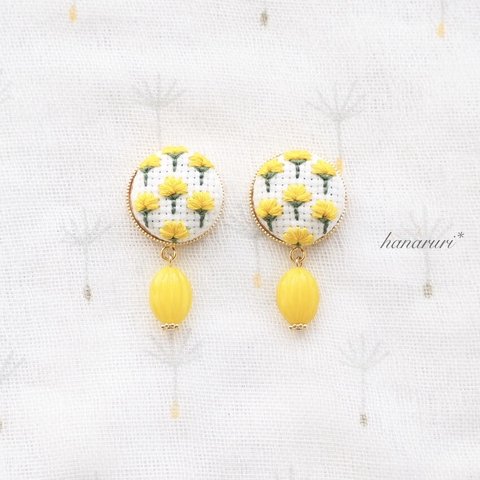 刺繍のイヤリングorピアス・L《タンポポ》