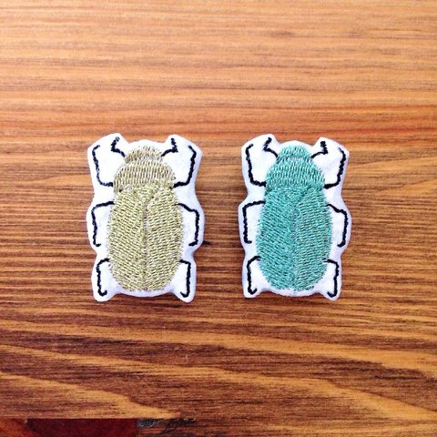 刺繍ブローチ　「コガネムシ」