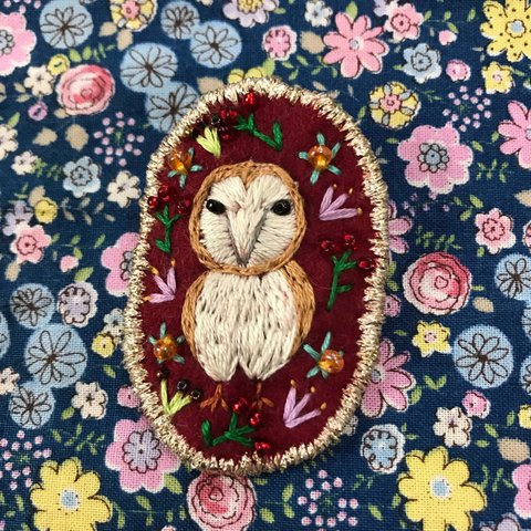 フクロウさんの刺繍ブローチ♪F