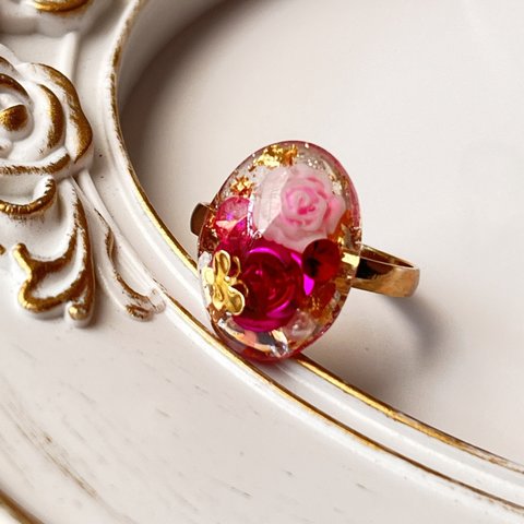 薔薇と蝶々の立体リング　ピンク系　楕円　オーバル　ゴールド