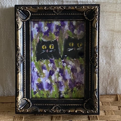 絵画。原画手描き【きれいな紫色の花畑で甘いデートをしている2匹の黒猫】