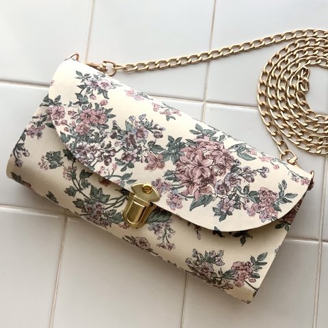 【cloth wallet shoulder】LIBERTY celine 軽やかショルダーバッグ　リバティ　セリーヌ　長財布ショルダー　スマホショルダースマホポシェット　ミニショルダーバッグ