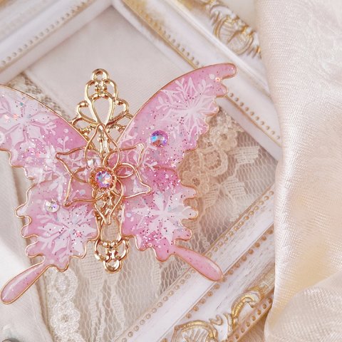 スイートキャンディの雪の蝶ブローチ（brooch of  butterfly〜candy pink〜）