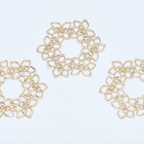 M2230  30個  チャームパーツ 透かしフラワー 30×30mm ゴールド  3X【10ヶ】