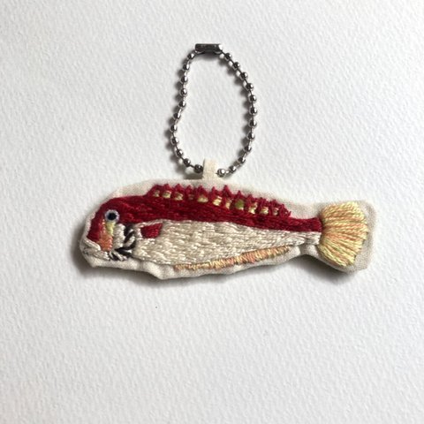 手縫い刺繍　アマダイのボールチェーン　キーホルダー　ストラップ