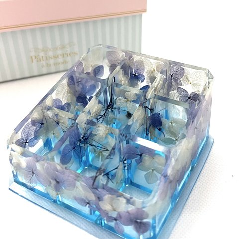 💠レジン・お花の小物入れ・リップスタンド💠クリアブルー