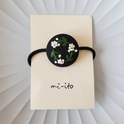 【再販】刺繍ヘアゴム🌷　no.622    くるみボタン　💛送料無料💛　