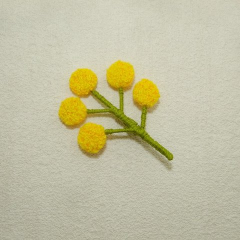 黄色のお花のブローチ　刺繍　