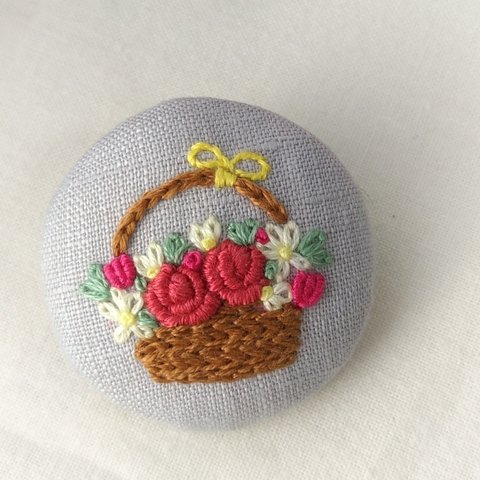 手刺繍　花籠A　 ヘアゴム or  ブローチ