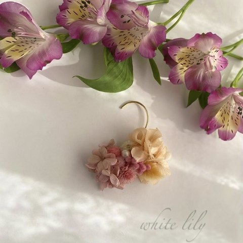 「春の歌」紫陽花とイモーテルと千日紅の耳飾り