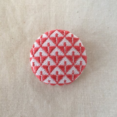 刺繍ブローチ  こぎん刺し　 『のぼり蝶』