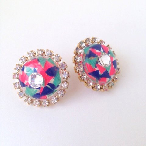 3colourビジューピアス