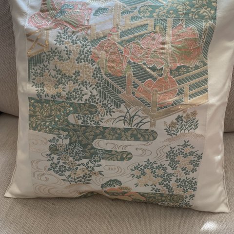 2283純金箔の豪華刺繍　正絹クッションカバー　帯リメイク