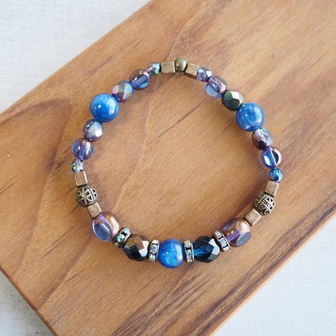 Kyanite × czech beads（ブレスレット）