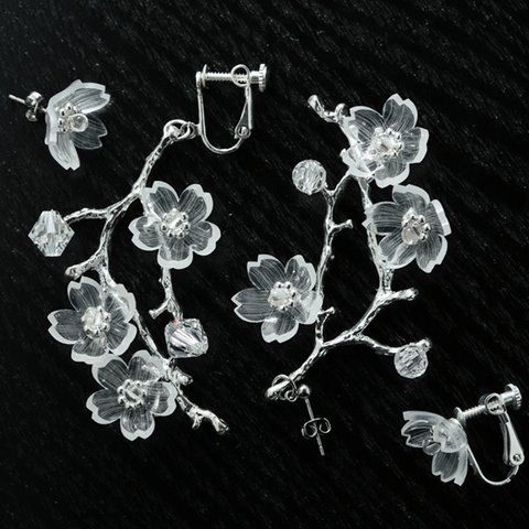透明桜のピアスorイヤリング