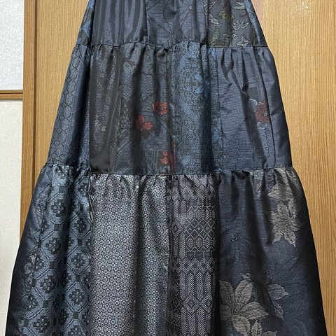 着物リメイク　藍色系　大島のパッチワークティアードスカート　フリーサイズ