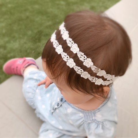 頭囲42㎝以下限定［送料込］バラのレースの二連ベビーヘアバンド／赤ちゃんヘアバンド／カチューム