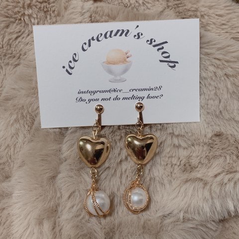 Heart  pearl  earring