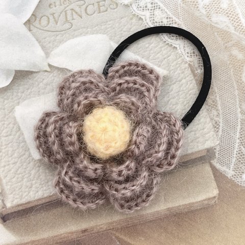 送料無料♡モヘア毛糸で編んだ　大きなお花ヘアゴム