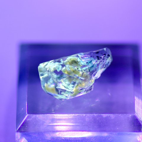 【高品質】 オイルインクォーツ 原石 鉱物 天然石 一点物 (No.1170)