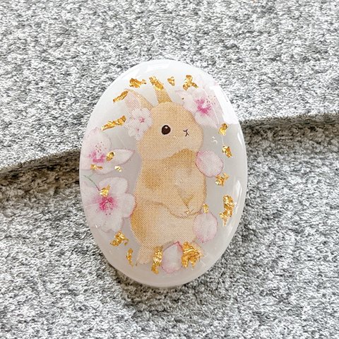 うさぎ　桜　レジン　ヘアゴム　ブローチ　ハンドメイド　プレゼント　春　目印に