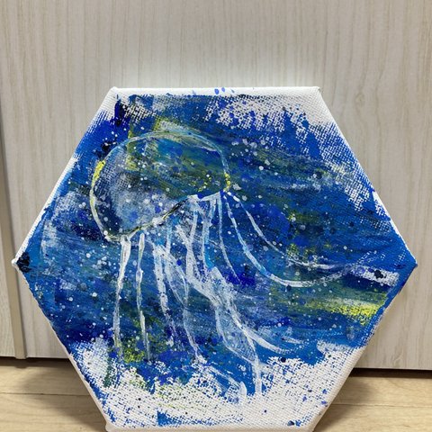 漂うクラゲ