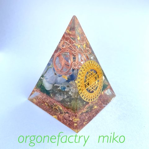 タワー　ピラミッド　シュリヤントラ　青い紫陽花　オルゴナイト　