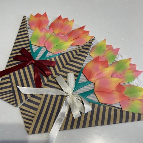 折り紙　チューリップ花束