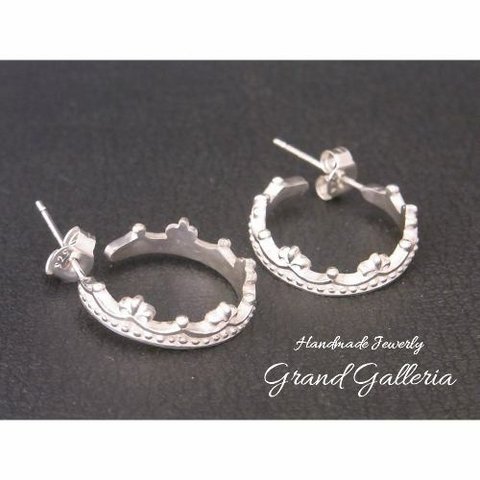 シルバー925　クラウンピアス 王冠ピアス 白 （両耳）　Grand Galleria