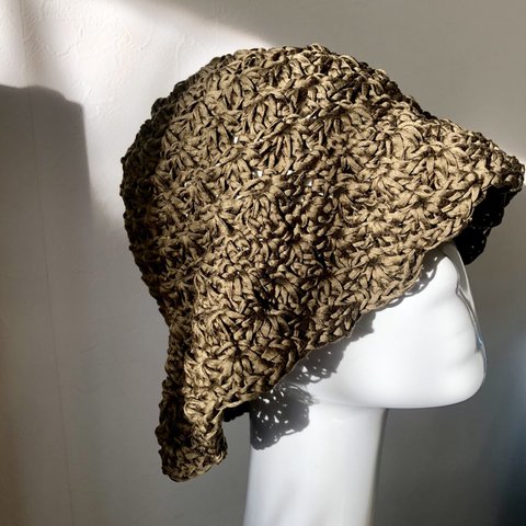 crochet hat ( khaki )