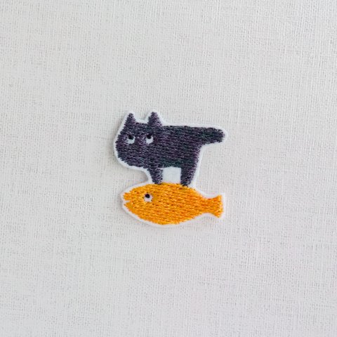 ミニ猫お魚号＊ちいさな刺繍アイロンワッペン