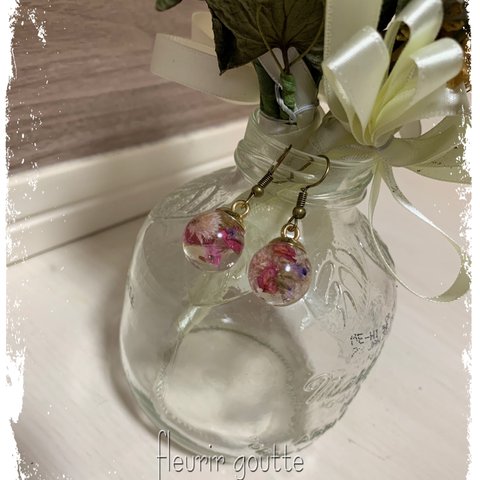 春らしいピンクのお花ピアス