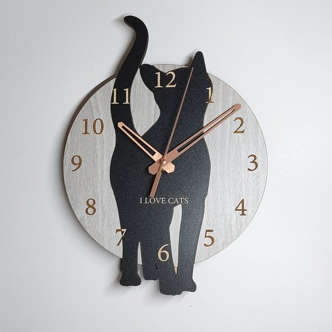 【期間限定値下げ3000円引き】【文字入れ】ねこちゃん はみ出し壁掛け時計 猫2　黒 静音壁掛け時計