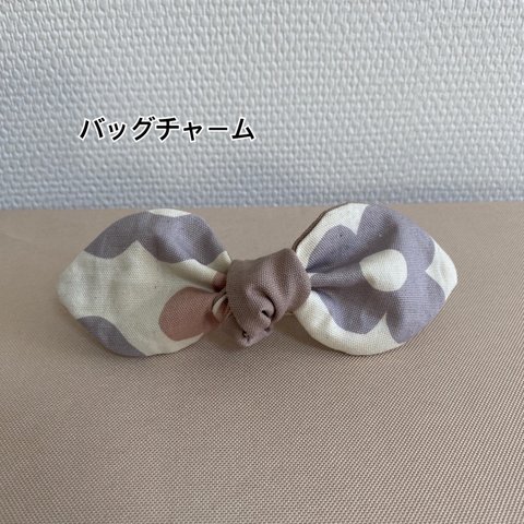 バッグチャーム　リボン　ピンク（レトロフラワー柄）ヘアアクセサリー　傘の目印