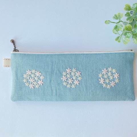 手刺繍ペンケース（水色）