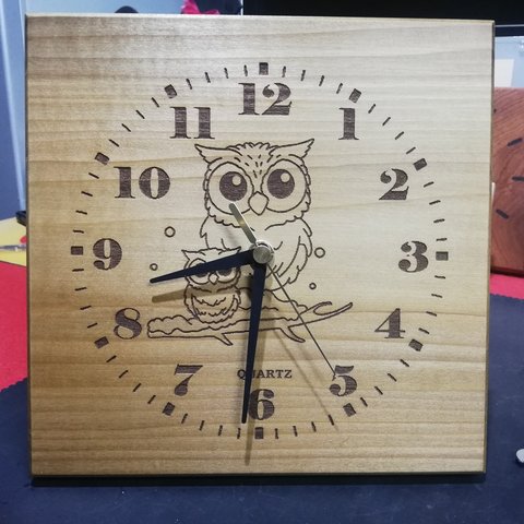 木の手作り時計　フクロウ