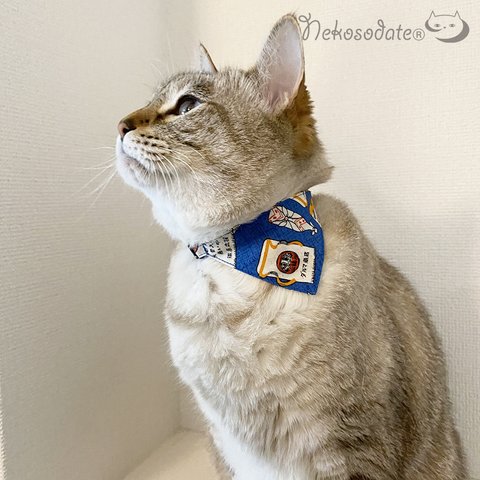 まじめな首輪【酒屋の日常柄ブルー】目立つバンダナ風／猫にやさしい選べるバックル猫首輪 安全首輪 子猫 成猫