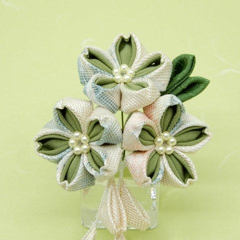 【新色】つまみ細工　古布で作った桜のかんざし〈白緑〉　お花見にぴったり♪