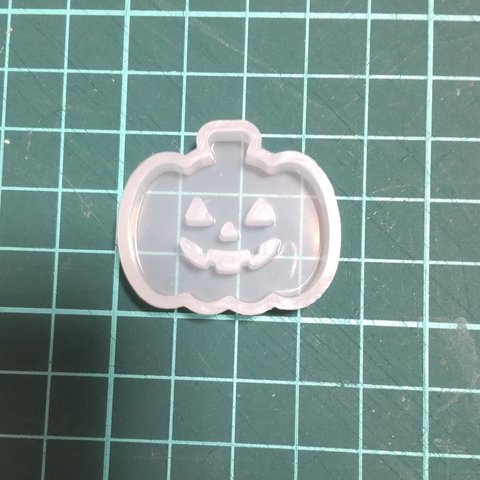 ハロウィン🎃カボチャのレジン型