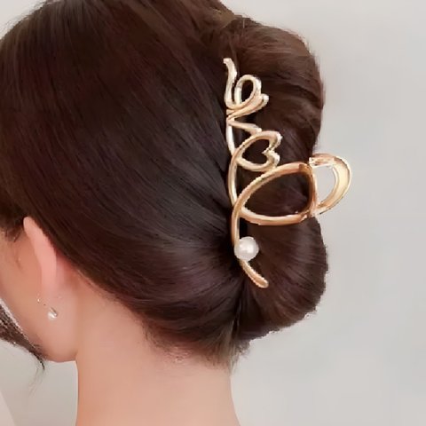 LOVE  パール　バンスクリップ　ヘアクリップ　バレッタ　ロゴバンス　ゴールド