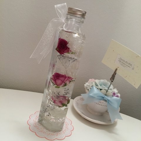 薔薇とかすみ草のハーバリウム♡再販♡