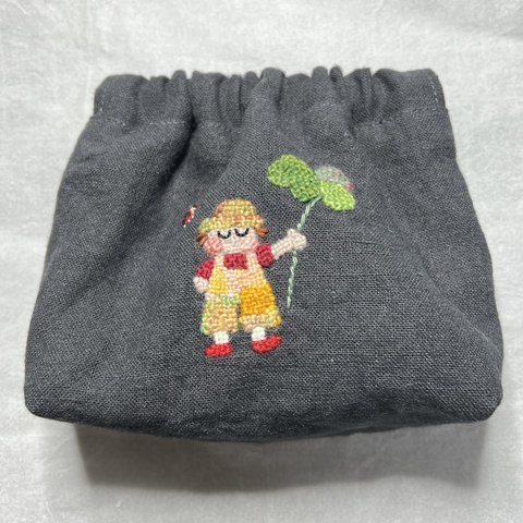 【最終SALE】モザイクダーニング刺繍　バネ口ポーチ