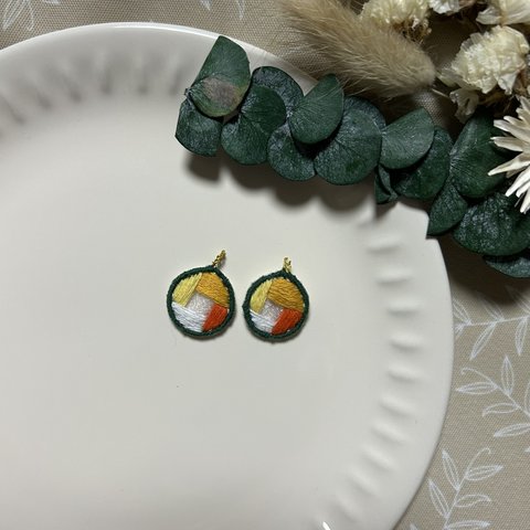 ビタミンカラー風*️⃣刺繍アクセサリー