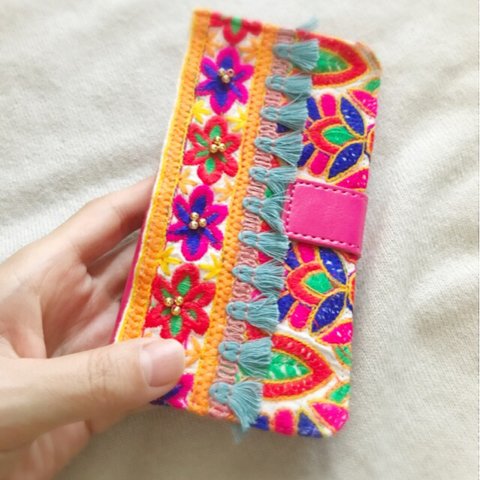 🌻花柄刺繍iPhoneケース🌻