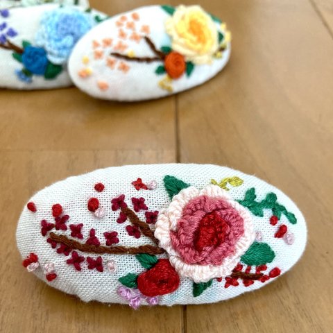 薔薇の刺繍バレッタ【レッド】