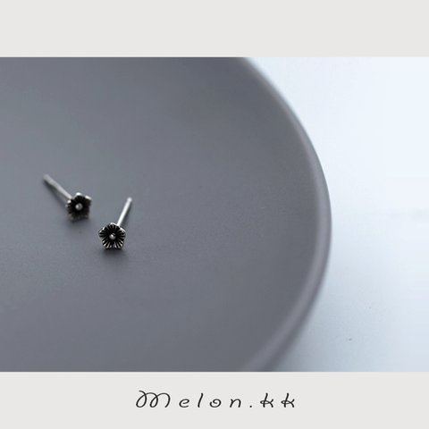 メンズ ピアス 片耳用 ユニセックス 花 カップル レトロ 小ぶり SV925 Vintage 銀 スキンジュリー-Melonkk
