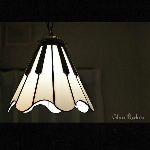 ピアノ モノトーン ステンドグラス ランプ 照明